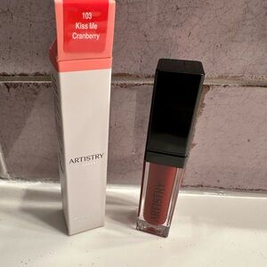 Artistry Go Vibrant Light Up Liquid Lip Glow in Kiss Me Cranberry